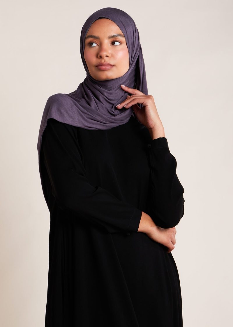 Collared V Neck Abaya 2