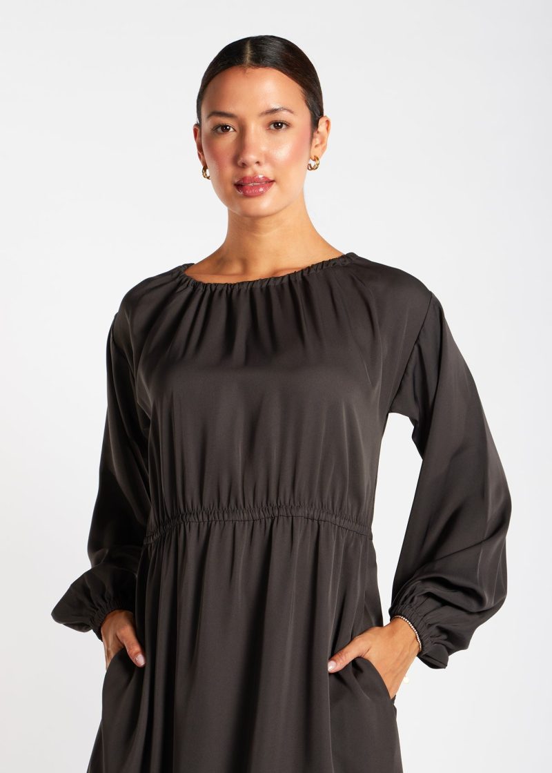 Pleated Abaya Charcoal 4