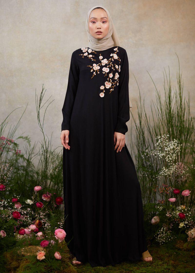 frangipani abaya campaign 1 b6967605 99d9 496d 9d79 ed3fba0647e1